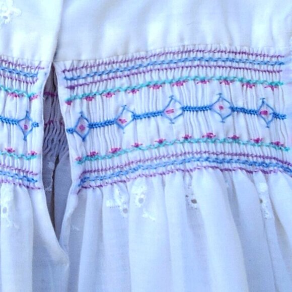 Handmade Baby Girl Dress With Embroidered Smocking & Satin Ribbon Ties Vintage - Picture 9 of 10